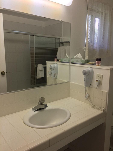 Bathroom 3, Oak Motel Palo Alto, Santa Clara