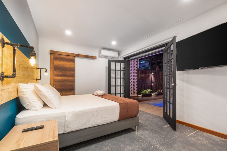 Room 2, Casa Madera Parque Lleras With Private Jacuzzi, Medellín