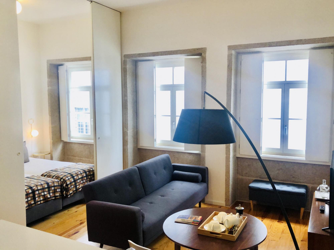 Room 4, Tower 5F in Oporto With 1 Bathrooms, Porto