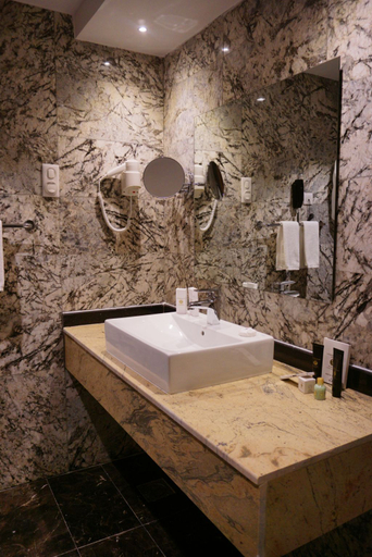 Bathroom 3, Lynatel Palace, Ouargla