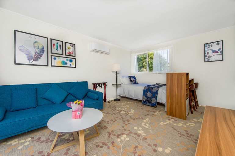 Others 5, PUPUKE MANOR MOTEL, Waitakere