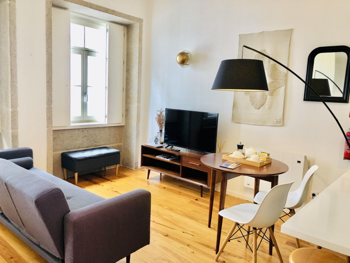 Room 3, Tower 5F in Oporto With 1 Bathrooms, Porto