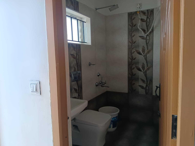 Bathroom 3, Cloudy Mist, Dindigul