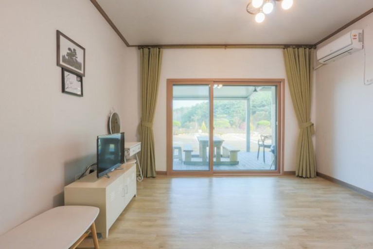 Others 4, Goseong Dal Beach Pension, Goseong