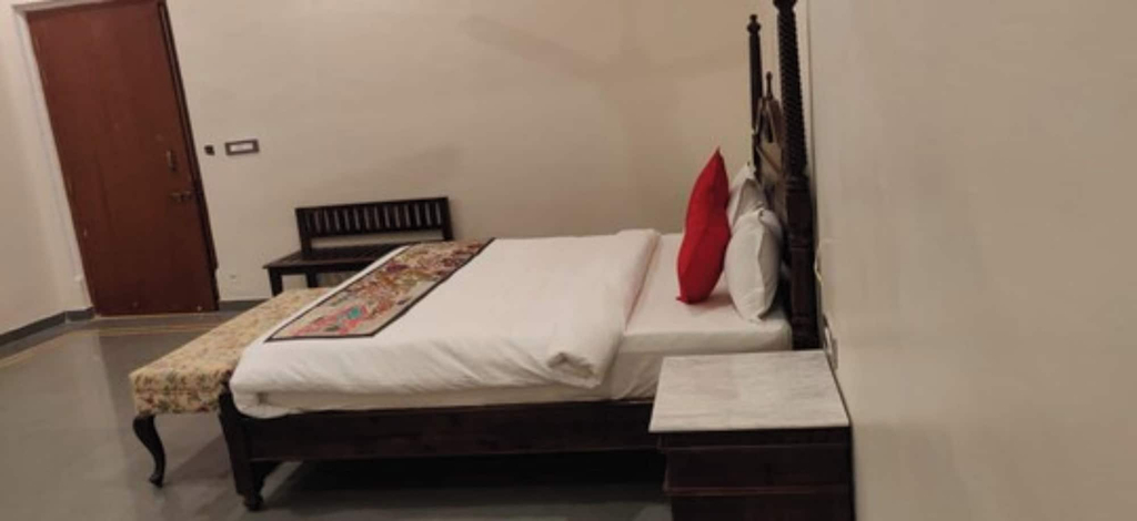 Room 5, Tej Gadh Jambuda, Udaipur