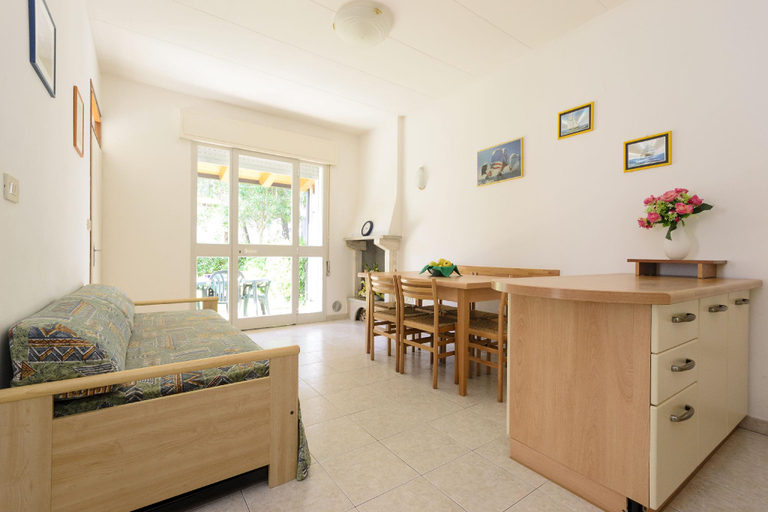 Bedroom 4, Charming semi-detached villa in Lignano, Udine