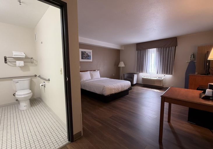 Bedroom 3, SureStay by Best Western Albuquerque East I-40, Bernalillo