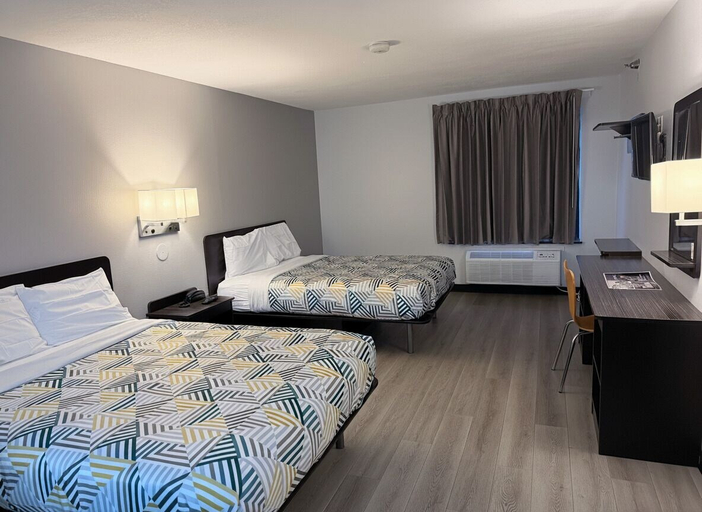 Room 2, Hotel Blu, Boone