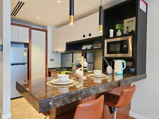 1, Anggun KLCC Spacious Studio Steps to Monorail & LRT FREE Parking, Kuala Lumpur
