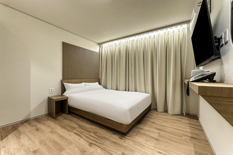 Bedroom 4, Yeonggwang Royal Boutique, Yeonggwang