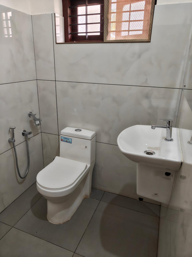 Bathroom 2, Basuri Beach Resort, Thiruvananthapuram