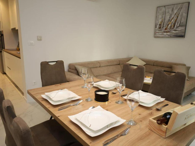 Food & Drinks, Dalmata D, Podstrana
