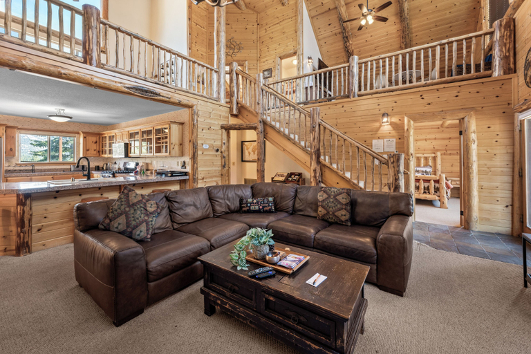 Living area 5, Timberline View Estate, San Bernardino