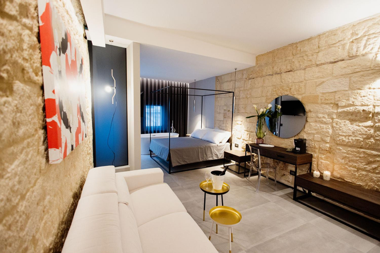 Others 2, Nicanto Rooms, Taranto