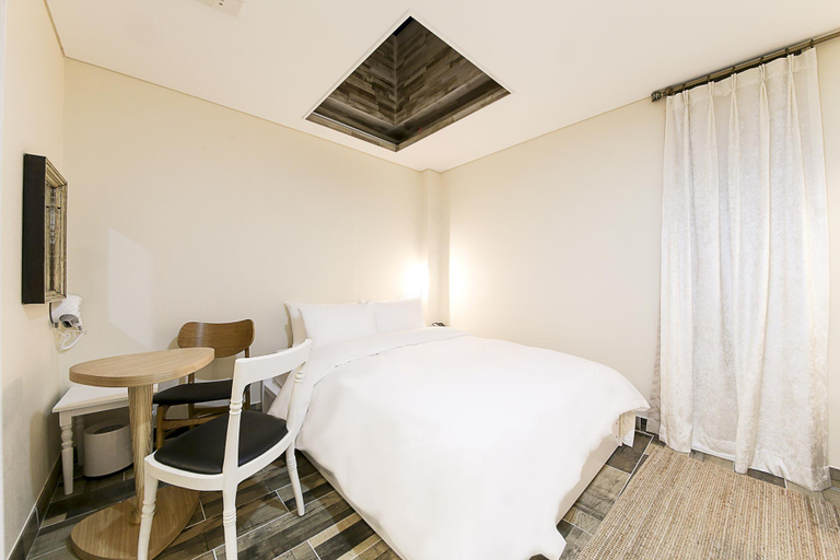 Bedroom 3, Chungju Cream Drive-in, Chungju