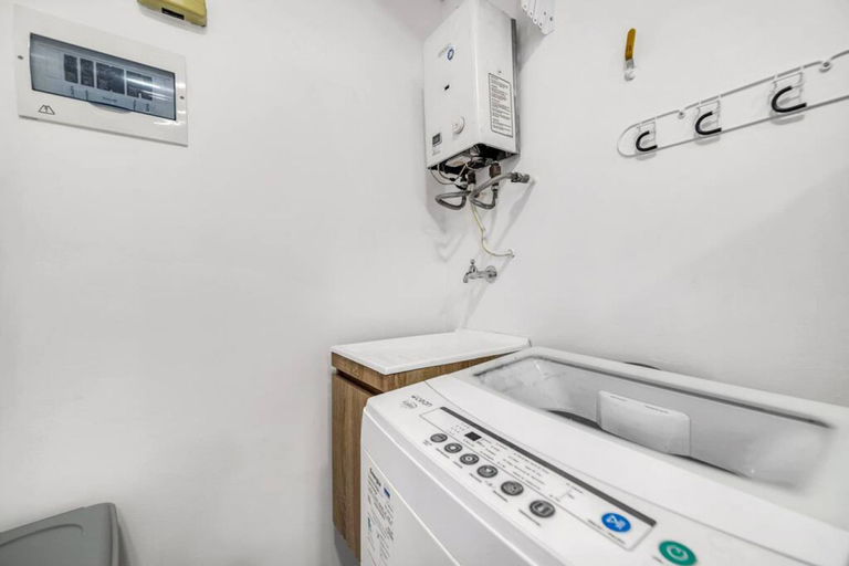 Room 2, Oslo 2411 in Medell n, Medellín