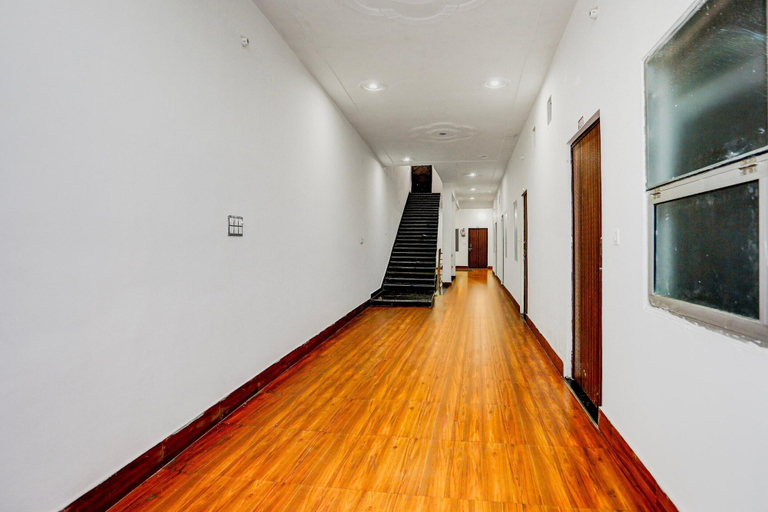Interior 3, Hotel O Naroli Crossway Mathura, Mathura