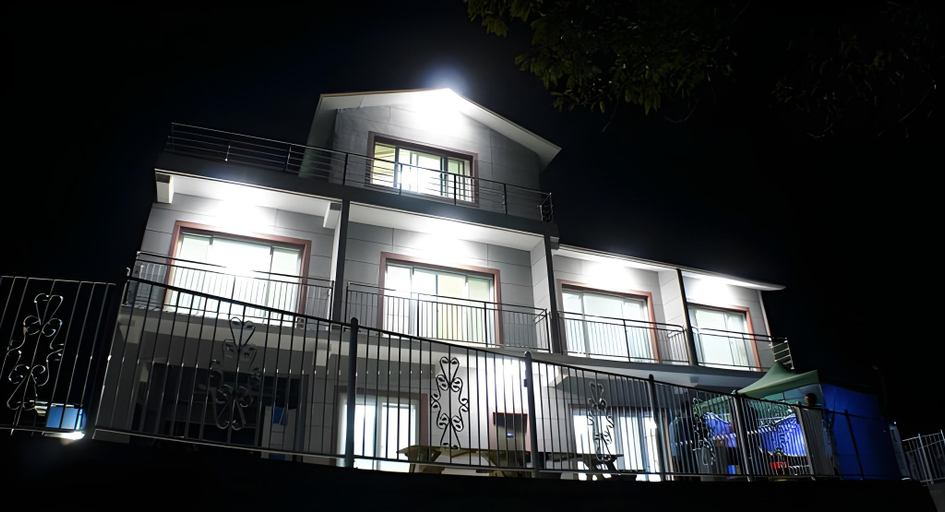 Exterior & Views 1, Jindo Haeoreum Pension, Jindo
