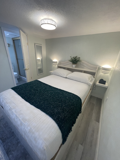 Bedroom 2, The Tiny Cottage in The Springs, Seminole