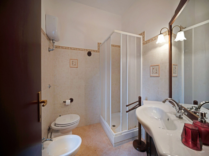 Bathroom 3, Mansion in Prodo Near Lake Bolsena, Terni