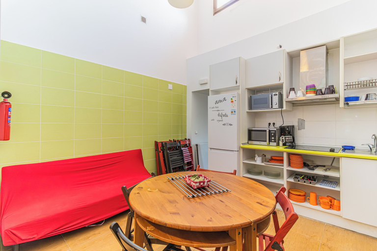 Dining 3, Hostel el Castillo by CABANA Rentals, Zaragoza