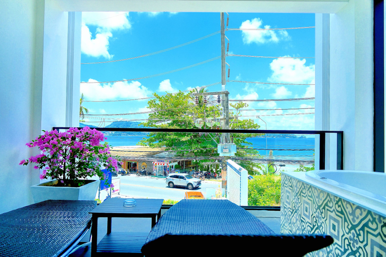 Terrace/patio 3, Phuket Moonlit Patong Bay Hideaway Hotel, Phuket Island