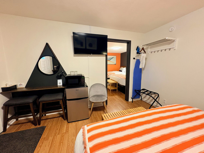 Others 5, The City Center Motel, Jackson