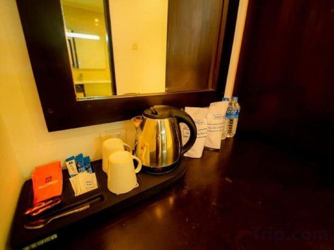 Coffee and/or coffee maker, T B R S By Platinum Hotels, Trincomalee Town and Gravets