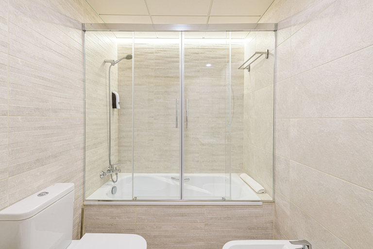 Bathroom 2, Solaga - Perchel, Málaga