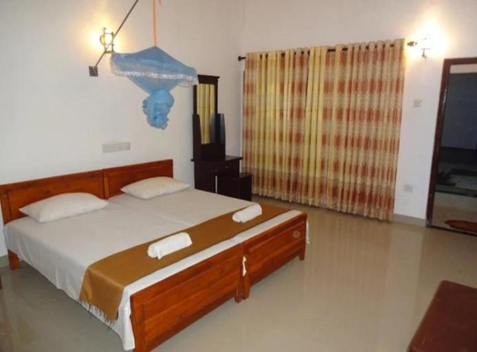 4, Nadeeka willa, Matara Four Gravets