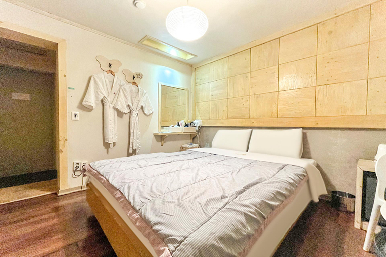 Bedroom 2, Chuncheon Cinema, Chuncheon