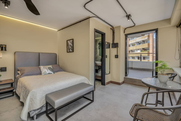 Room 2, Nutibara Express - 824, Medellín