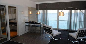 Others 4, Ladin Otel, Çeşme