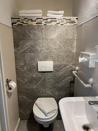Bathroom 4, Hotel Corel, Den Haag