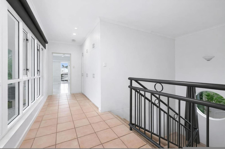 Room 3, Cullen Bay Retreat Pool Balcony Marina Stroll, Larrakeyah