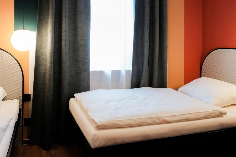 Bedroom 2, The Dot | 24/7 Checkin, München