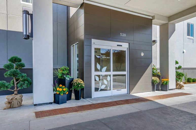 Exterior & Views 2, MainStay Suites Great Falls Airport, Cascade