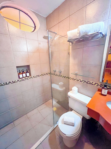 Bathroom 4, Hotel Maya Campeche, Campeche