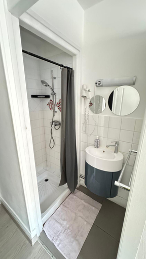Bathroom 4, Chambre 1, Oise