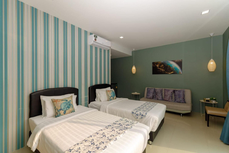 Room 2, Lespalm Resort by Vacayandco, Phuket Island