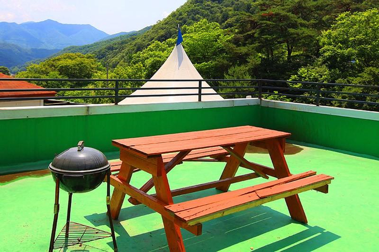 Others 5, Gapyeong Valley in the Forest Pension, Gapyeong