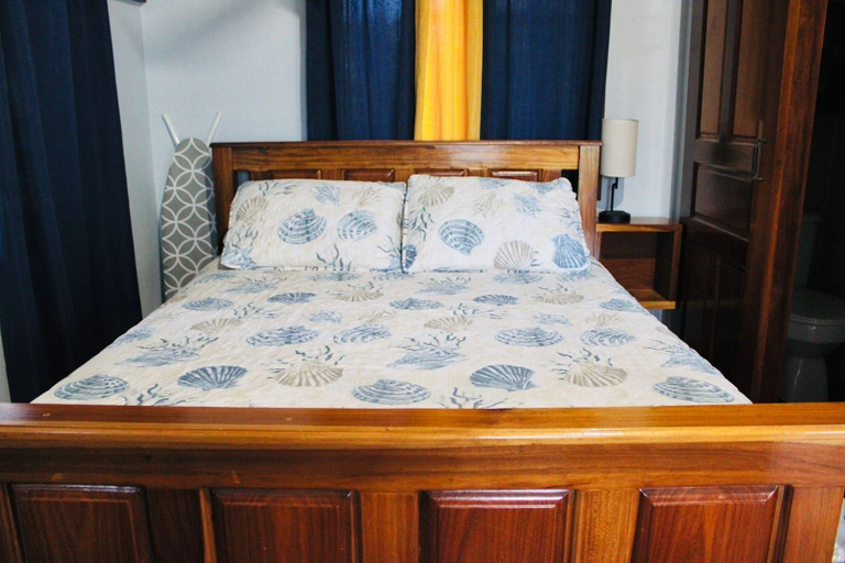 Room 5, Sunshine Cabanas At Ocean View