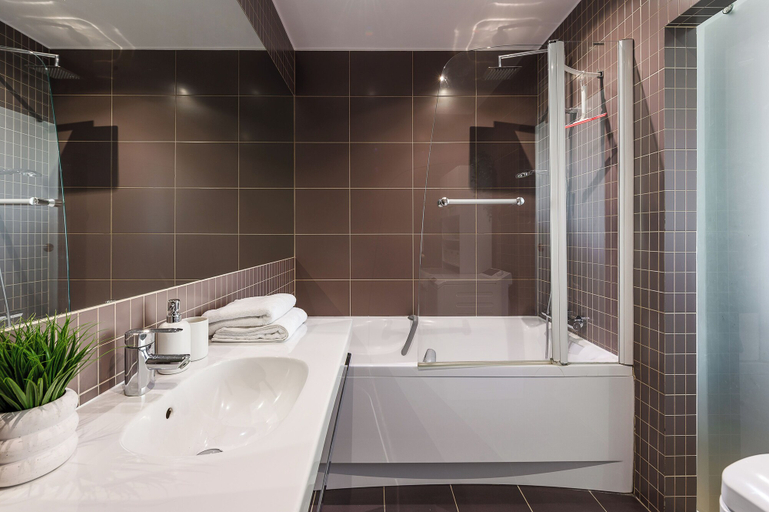 Bathroom 3, Lumina Apart with parking in Warsaw, Warsaw
