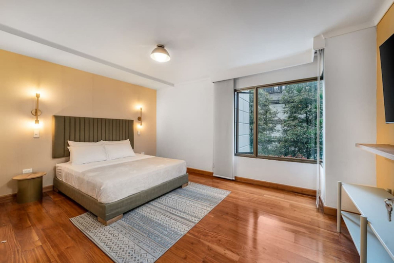Room 2, Casa Terracina Amazing 5BR Mansion With Private Pool, Envigado