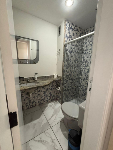 Bathroom 5, Flat Jardim de Allah, Campos