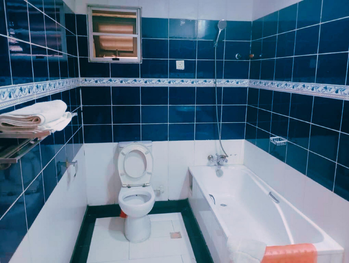 Bathroom 3, Springpark Yaad Hotel, Eti-Osa