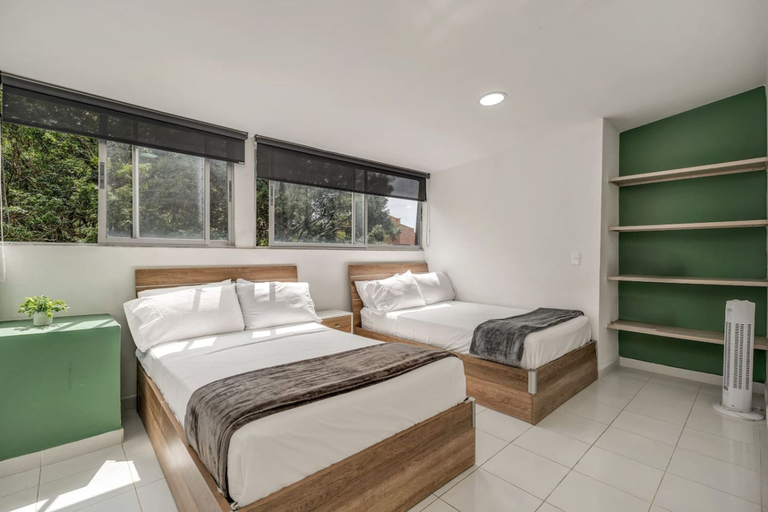 Room 2, Oslo 704 in Medell n, Medellín