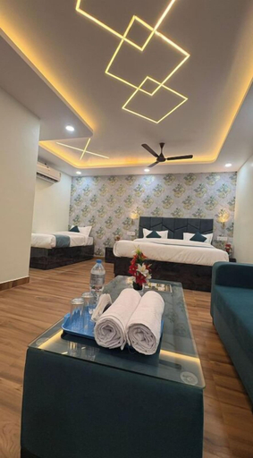 Room 4, Hotel Raas Garden, Kanpur Nagar