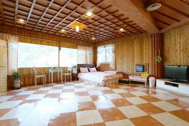 Bedroom 2, Pocheon Baekgung Garden Pension, Pocheon