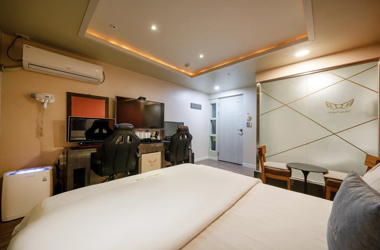 Bedroom 2, Changwon Sangnam Angel Hotel, Changwon